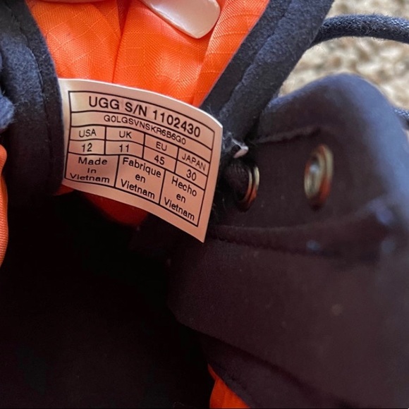 Mens uggs - Picture 4 of 5